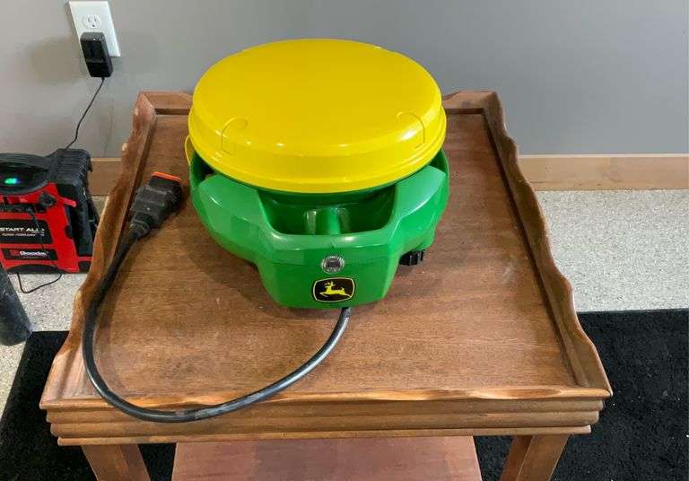 John Deere SF7000 Globe