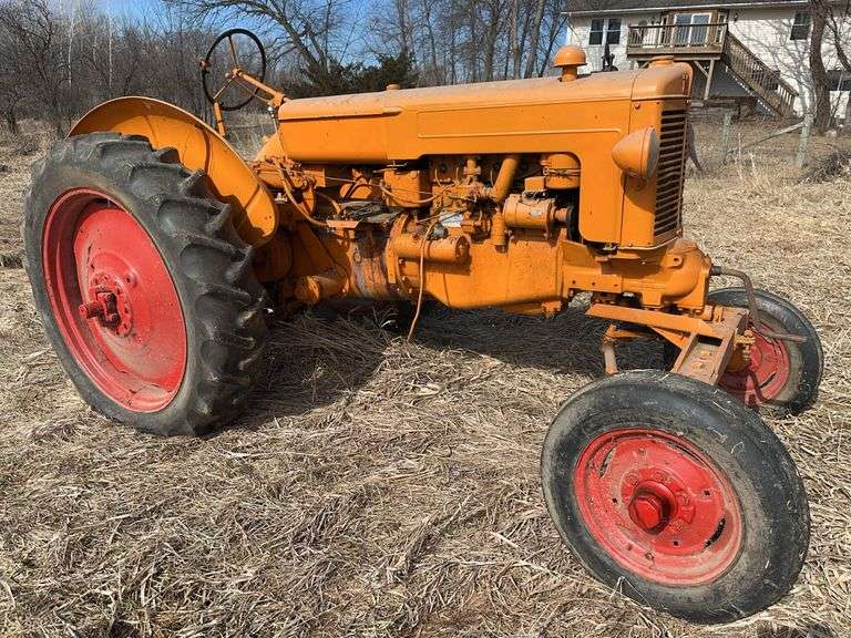 Minneapolis Moline Z Gas Tractor, Wide Front, Fenders, 12.4-38 Tires, PTO, 