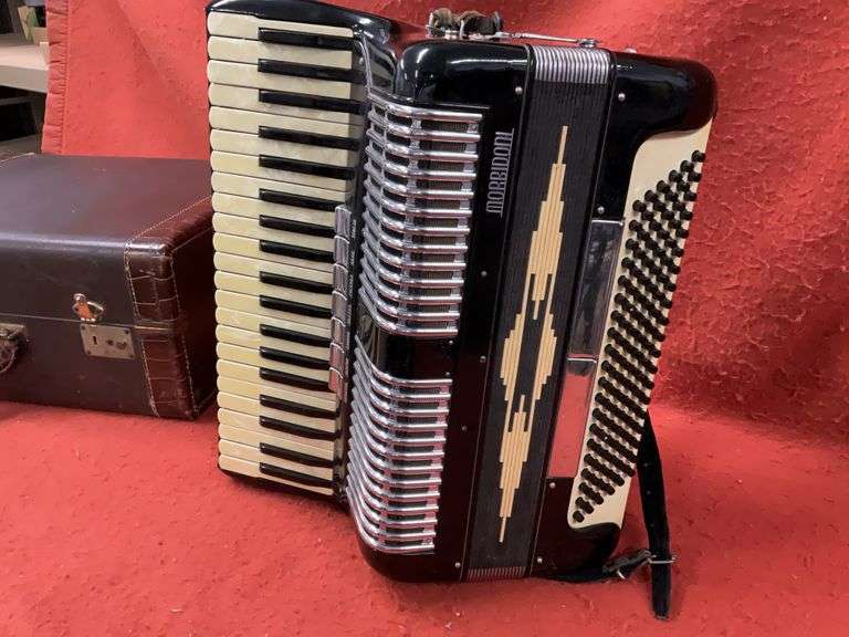 Italian Morbidoni, 41/120 Switch Type, 2/7 Reed, Black Finish with Chrome G