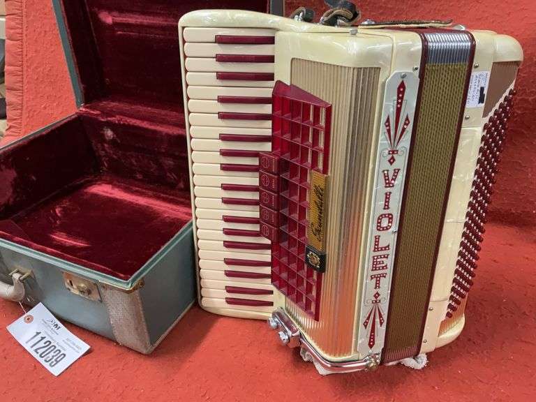 Scandalli Violet Piano Accordion, 41/120, Multiple Treble Registers and 2 B