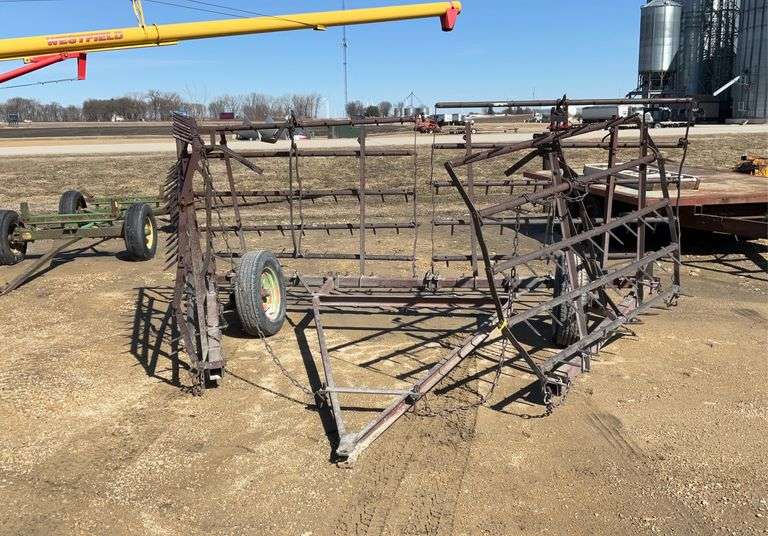 Lindsay 24ft harrow, manual fold