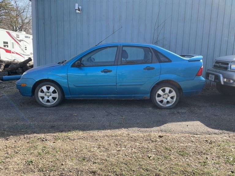 2007 Ford Focus, Auto, 4 Cylinder Motor , Reads 136xxx Miles, NON-RUNNING, 