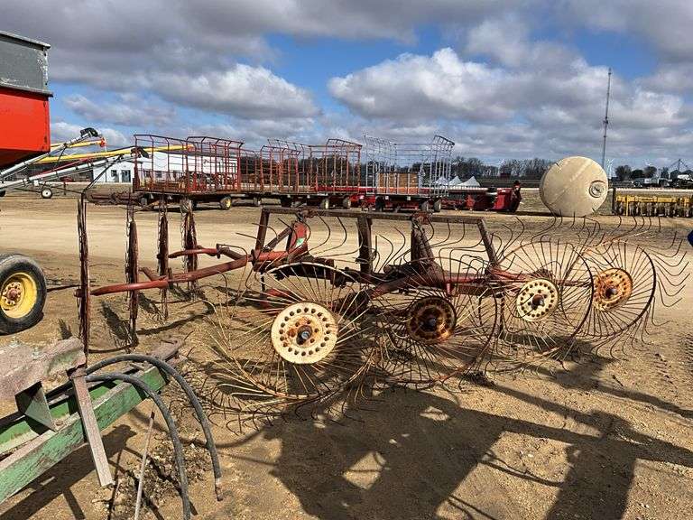 3pt 8 wheel rake