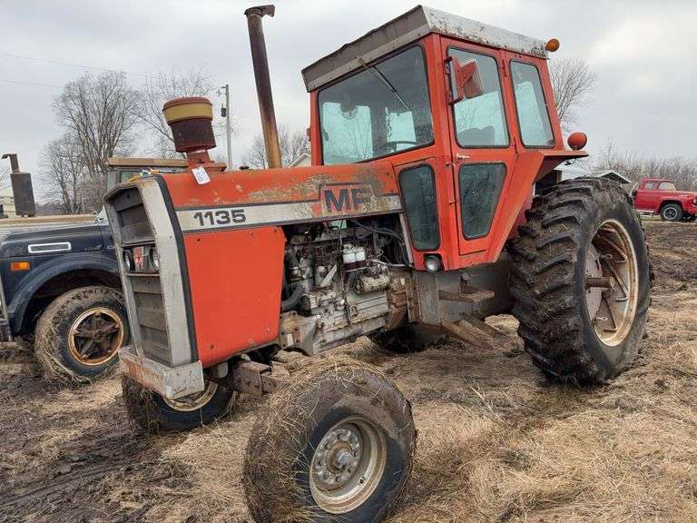 Massey Ferguson 1135 2WD Tractor, 354 Perkins Turbo Diesel, 18.4-38 Radial 