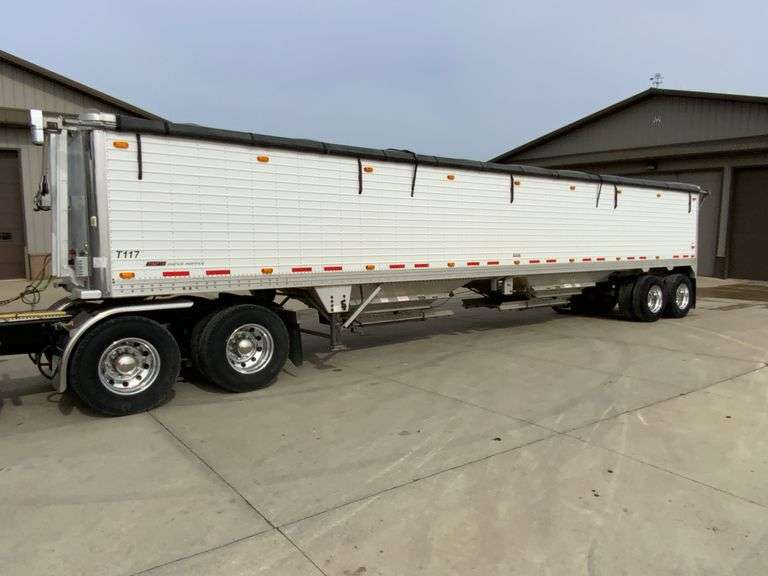 ** 2017 Timpte Tandem Grain Hopper Trailer, Hyd. Traps, Big Hoppers, Electr