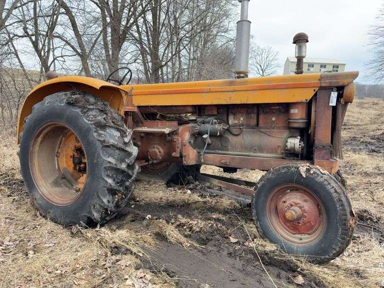 Minneapolis-Moline GVI Diesel Standard Tractor, Wide Front, Fenders, 18.4-3
