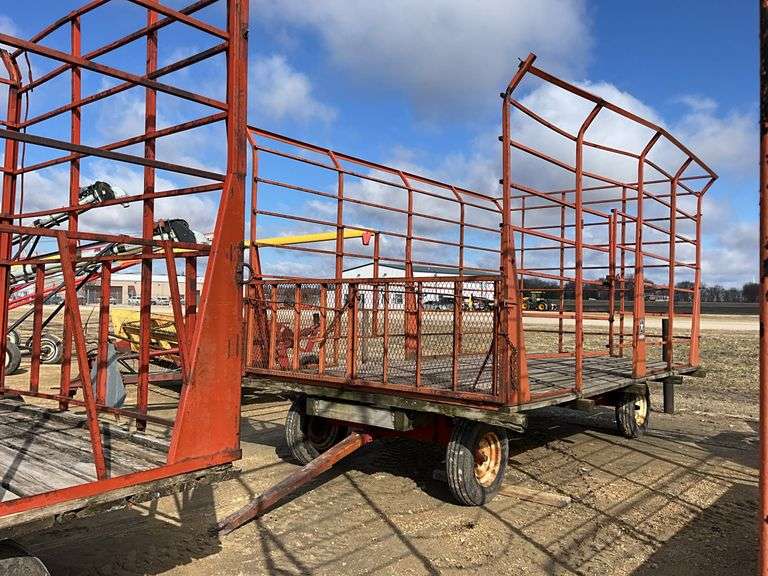Bale wagon, 9x16 on 6 ton gear