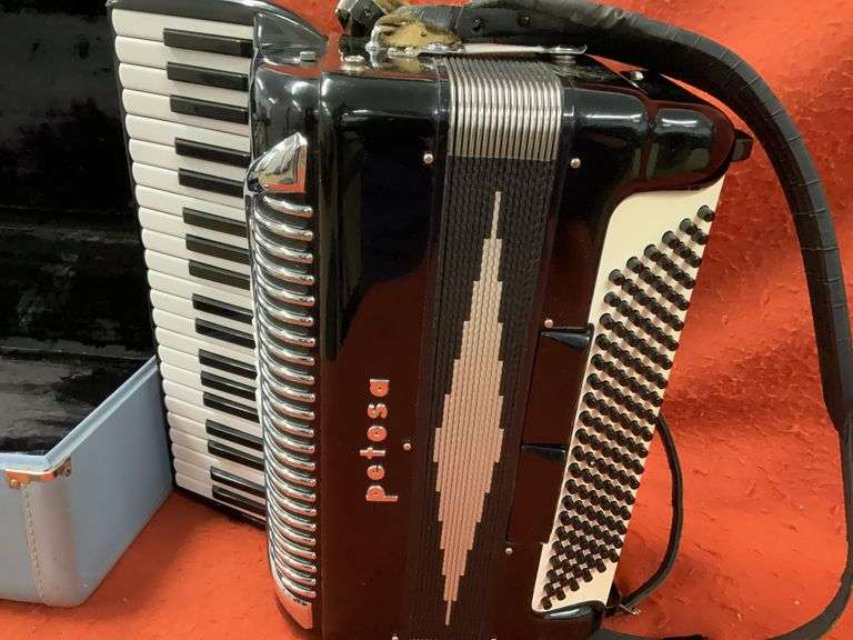 Petosa Baby Grand Deluxe AM-1100 Accordion, SN: 595494,  Double Tone Chambe