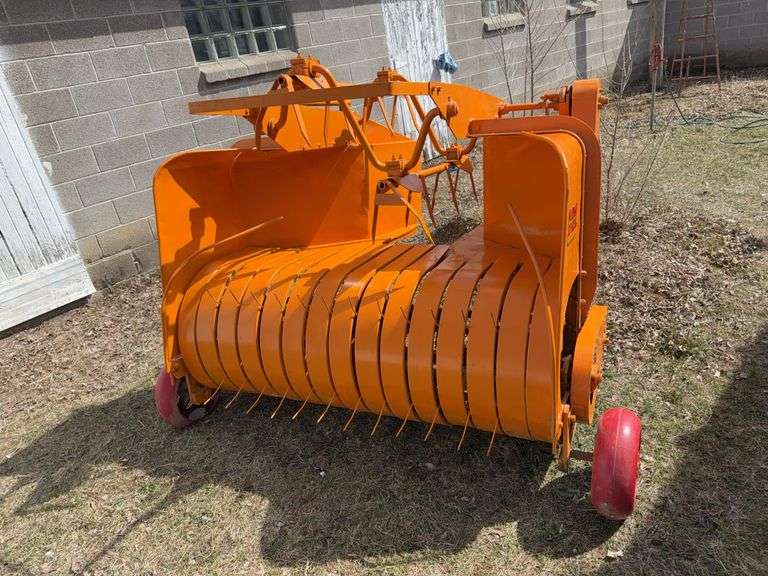 New Old Stock Minneapolis Moline Hay Pickup Head For UNI Machine, Never Use