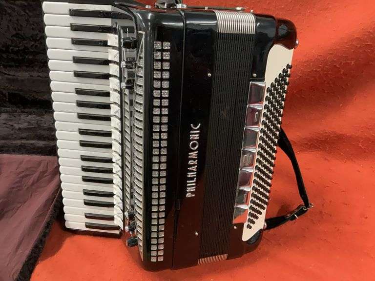 Philharmonic Piano Accordion, Tone Chambers, 7 Registers, 120 Bass Buttons,