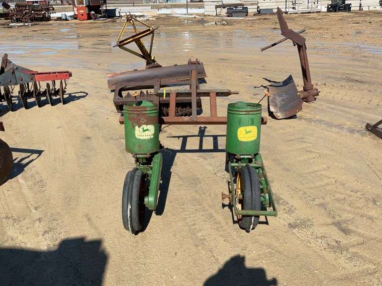 John Deere 2 row planter