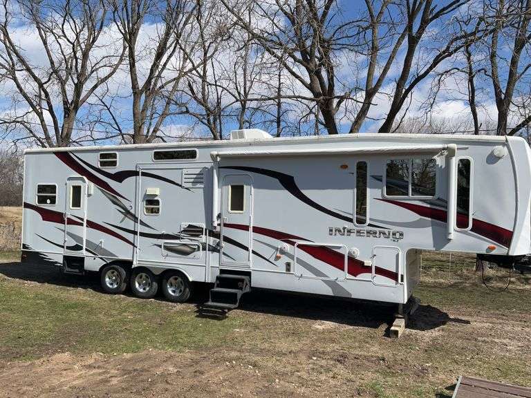 2009 KZ Inferno 3800 Camper Toy Hauler, 38', 5th Wheel Camper/Toy Hauler, T