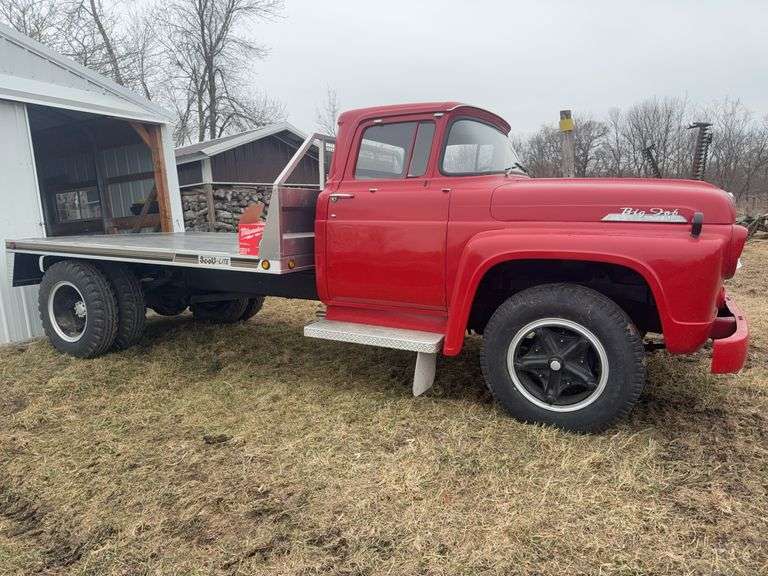 ***1957 Ford F-700 Big Job Truck with Scott-Lite Aluminum Flatbed, Single A