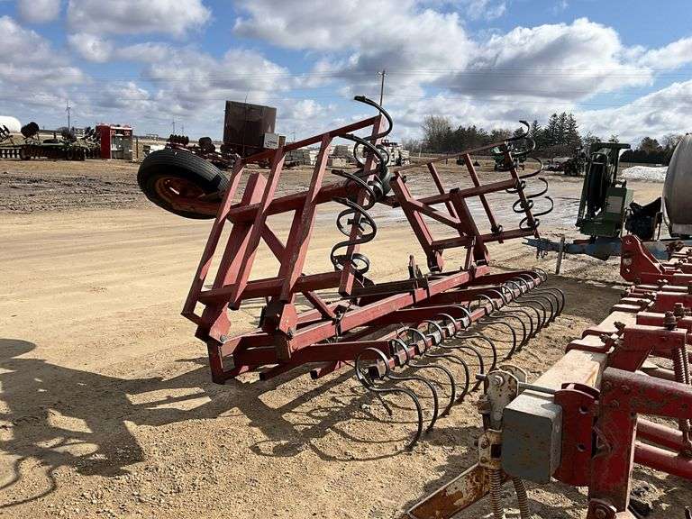 International 3pt field cultivator