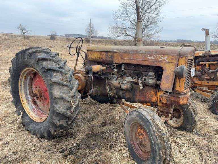 Minneapolis-Moline Gas Tractor, Wide Front, 18.4-34 Tires On 9 Bolt Rims, M