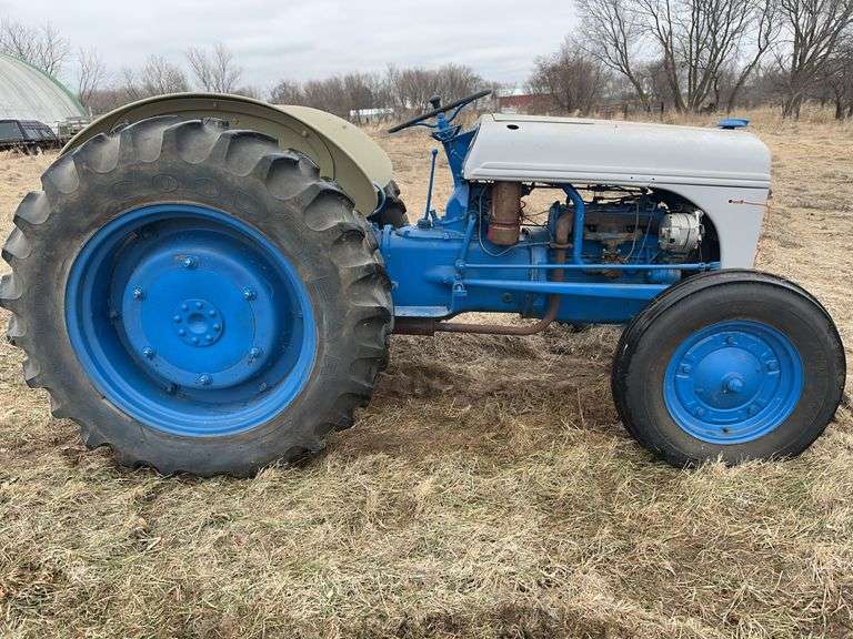 Food 8N Gas Tractor, Restored, Fenders, 12.4-28 Tires at 90%, 3pt., PTO, 3S