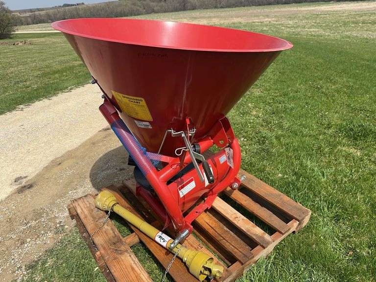 QMC Model FS 3 Point Broadcast Spreader, 540PTO, Like New, Serial#030143
