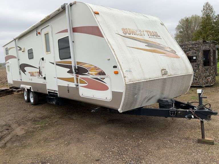 ***2008 Cross Roads Sunset Trail Camper, 36’, Tandem Axle, One Slide Out, 4