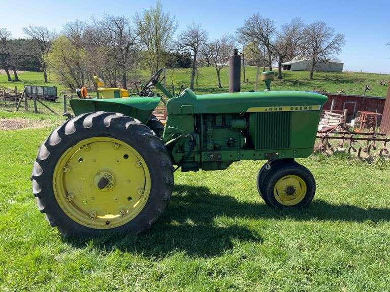 John Deere Model 3010 Tractor Gas Roll-O-Matic WF 13.9-36 Tires 3 Point 540