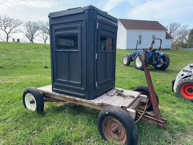 Bonner Poly Hunting Blind 48”x48”x65” Mounted On Montgomery Ward 4 Ton Runn