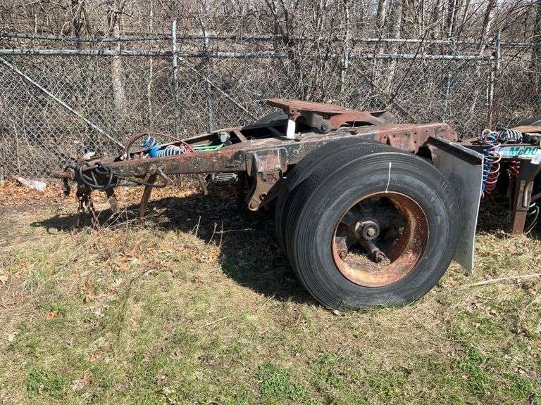 Single Axle Pull Type Converter Dolly 22.5 Tires Spring Ride. Has Not Been 