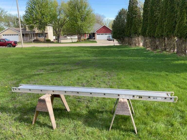 Werner task-master 12ft x 1ft aluminum scaffolding plank