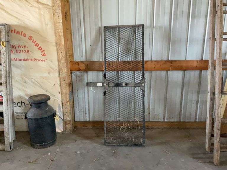 Receiver hitch platform