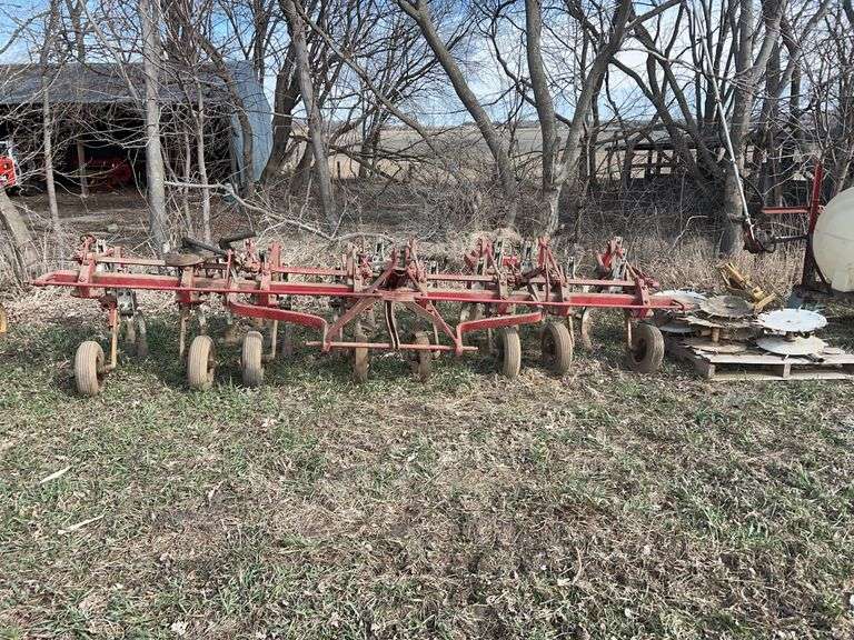 Minneapolis Moline 3Pt Cultivator (Was front mount, converted to three-poin