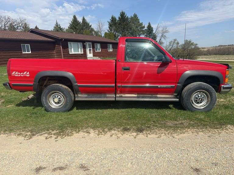 2000 Chevy 3500 LS Pickup, 4x4, 97749 Miles, 5.7L Vortec V8, Automatic, Reg