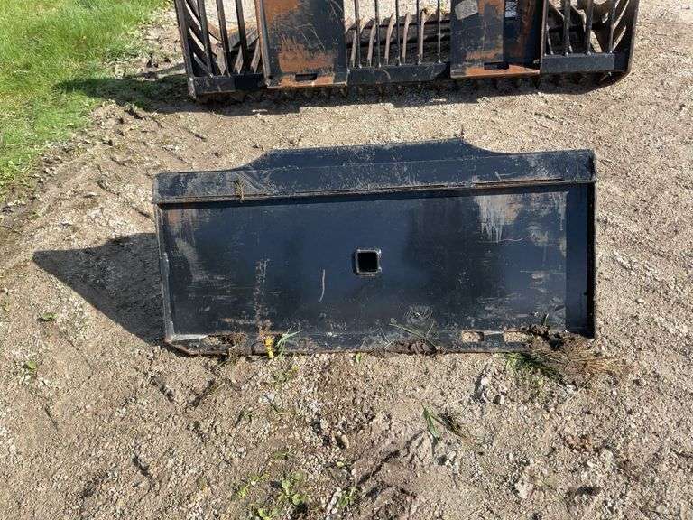 Skid loader mount w/ 2’’ Receiver hitch