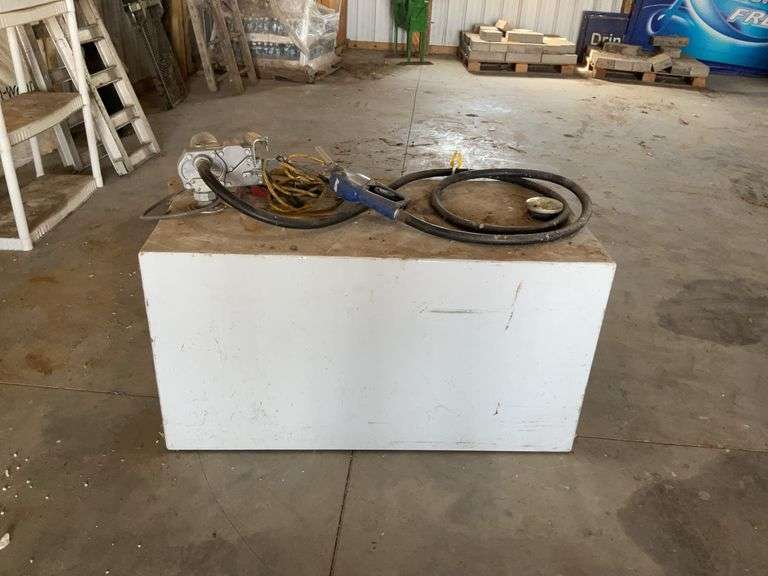 100-gal Fuel Tank w/12 Volt Pump