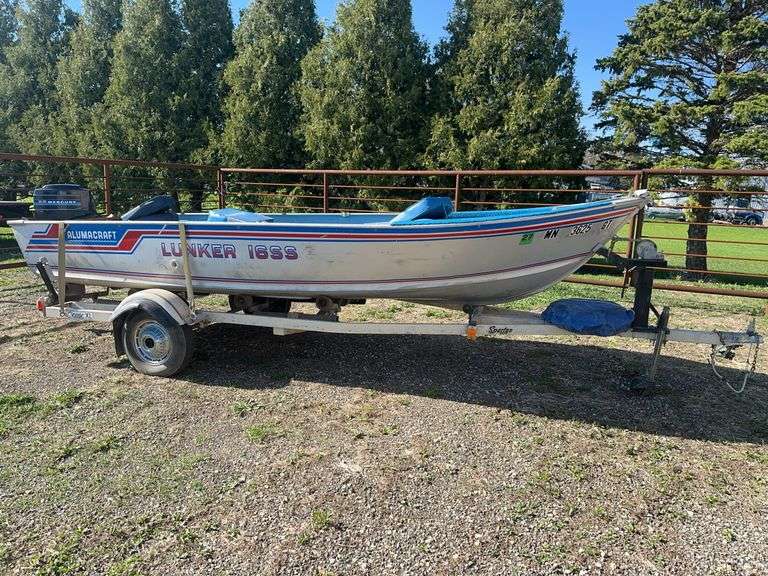 ***1982 Alumcraft Lunker 16SS Aluminum Fishing Boat, 16’, Mercury 25 HP mot
