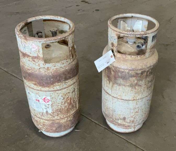 (2) LP Fork Lift Cylinders