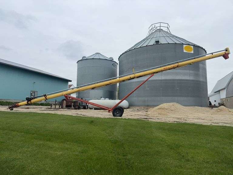 Westfield 100-51 10" Auger with Transport, 540 Pto, 51' long