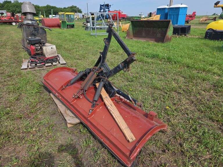 Pickup Snow Plow, 7 1/2 feet wide no brackets