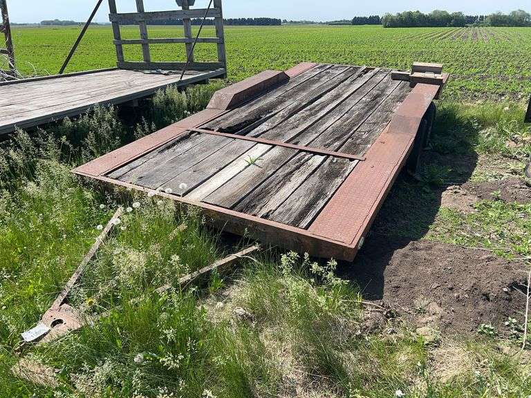 Tandem Axle Trailer, 16’ Bed, 14.5 Tires