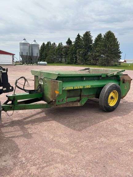 John Deere #350 Manure Spreader, Slop Gate, Poly Floor, Good Chain