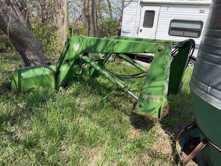 John Deere 140 loader