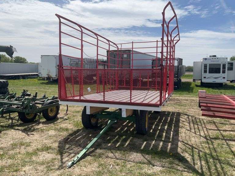 9x16 Bale Throw Rack, Metal Frame, New Wood Deck, John Deere 8 Ton Running 