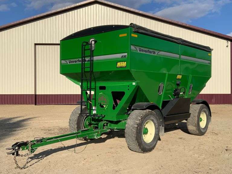 2012 Unverferth 630 Wagon, Roll Tarp, Lights, Fenders, Brakes

SN#B30620153