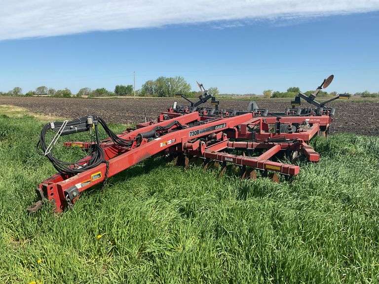 Case IH 730B ecolo-tiger disk ripper, 7 shank, 30” spacing