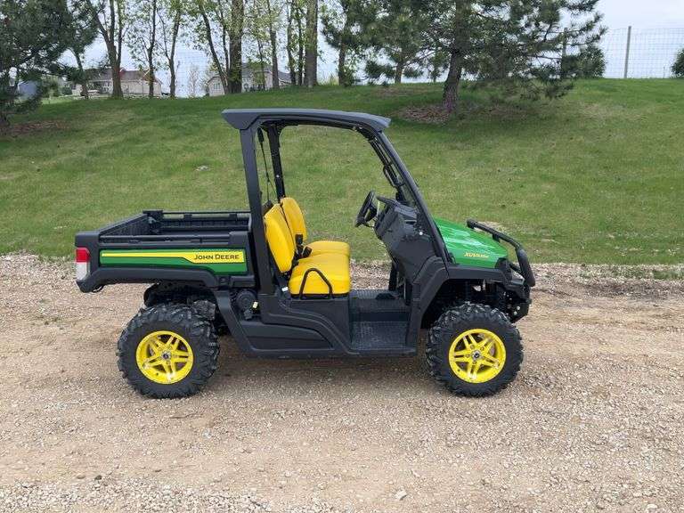 John Deere Model XUV835M Utility Vehicle 75 Second Owner Hrs 4x4 Grille Gua