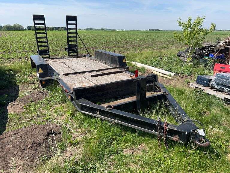 Pintle Hitch Flatbed Trailer, 14’ Bed, Ramps, (missing one axle)