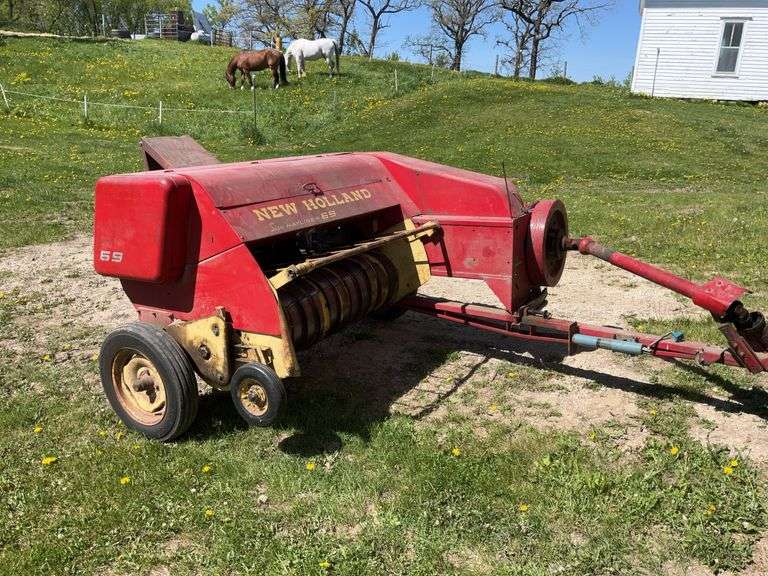 New Holland Super 69 Hayliner Baler, Straight Chute Baler
