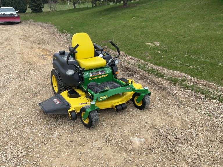 John Deere Model Z665 Zero Turn Lawn Mower 60” Deck 24HP Motor 545 Hrs Runs