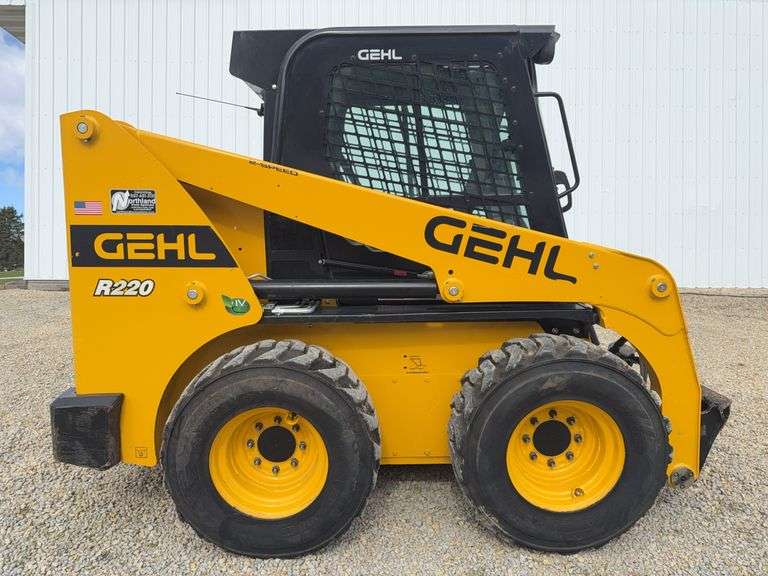 2023 Gehl R220 Skid Loader, 265 Hours 12-16.5 Tires, Power-A-Tach, 2 Speed,