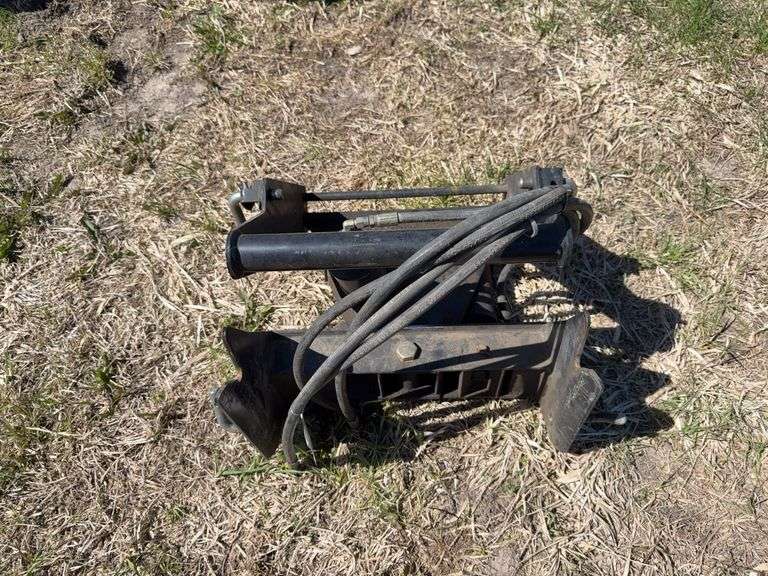 John Deere Front Hydraulic Lift Hitch, Came Off Of John Deere 455