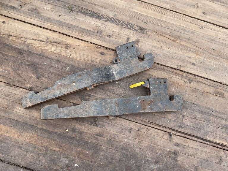 IH 2-point fast hitch conversion to quick couple