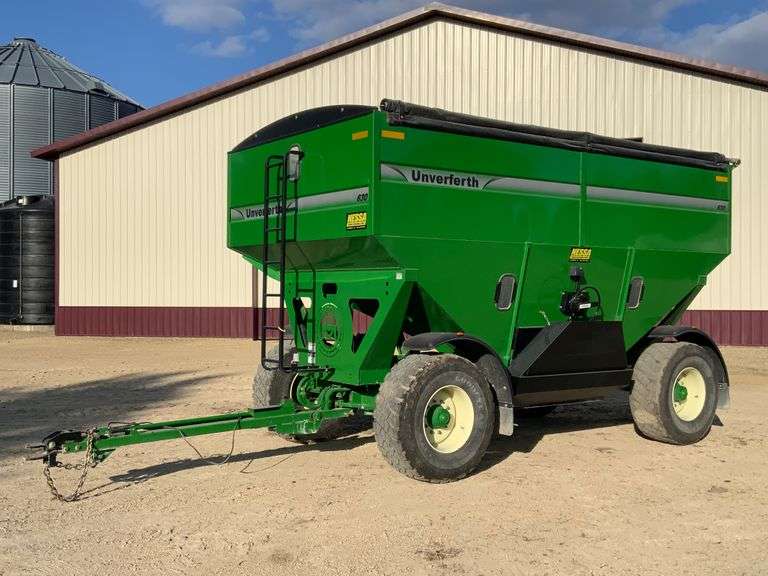 2013 Unverferth 630 Wagon, Roll Tarp, Lights, Fenders, Brakes

SN#B31620164
