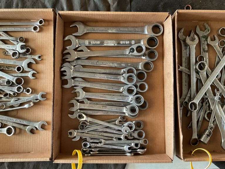 Box of misc. ratcheting end wrenches, standard
